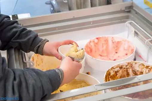 will ice cream stay frozen in a cooler