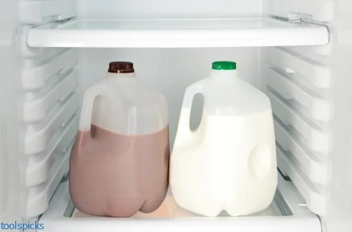 why does milk curdle in the refrigerator